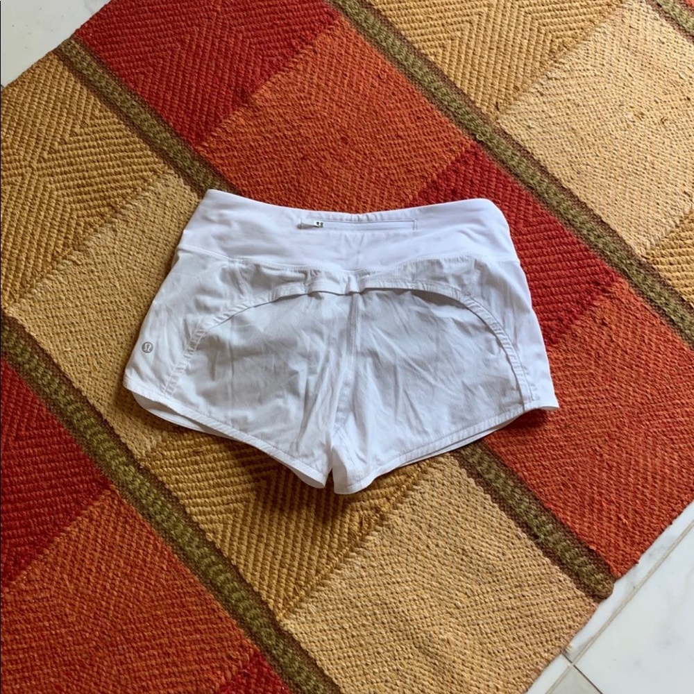 Lululemon run times short